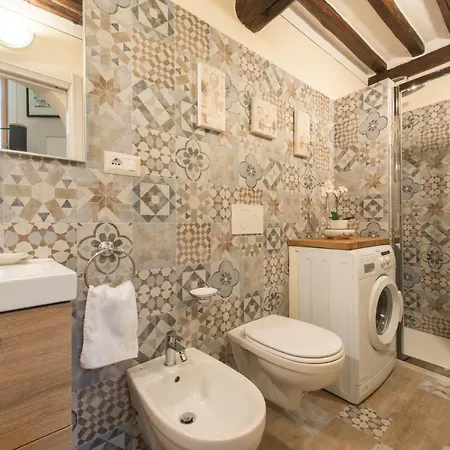 Ladyhouse Tipico Con 4 Posti Letto 아파트